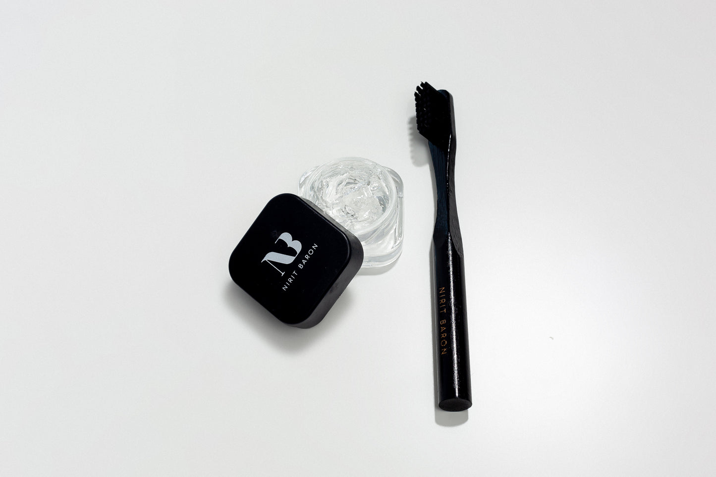 Eyebrow gel